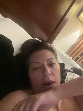 Snapshot of jessicag182 chatting on 10/23/25, 11:46 jessicag182 online show from 10/23/25, 11:46