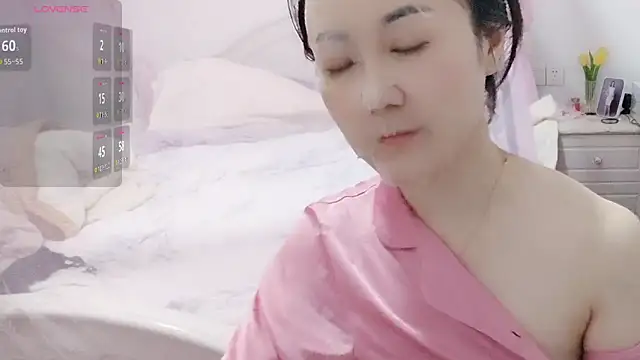 Snapshot of fanfan-FF chatting on 04/06/26, 12:39 fanfan-FF online show from 04/06/26, 12:39