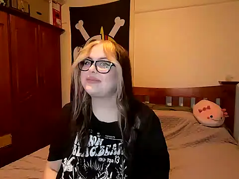 Snapshot of ChubbyBubs chatting on 01/11/25, 10:51 ChubbyBubs online show from 01/11/25, 10:51