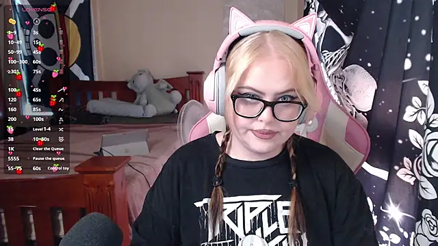 Snapshot of ChubbyBubs chatting on 02/05/25, 04:48 ChubbyBubs online show from 02/05/25, 04:48