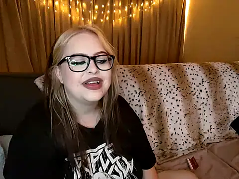 Snapshot of ChubbyBubs chatting on 02/15/25, 09:05 ChubbyBubs online show from 02/15/25, 09:05