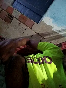 Snapshot of 68_Toni chatting on 10/19/25, 03:40 68 Toni online show from 10/19/25, 03:40