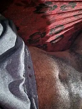 Snapshot of 68_Toni chatting on 11/16/25, 11:21 68 Toni online show from 11/16/25, 11:21