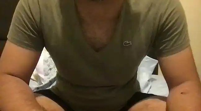 Snapshot of pe_netrad0r chatting on 12/27/24, 05:31 pe netrad0r online show from 12/27/24, 05:31