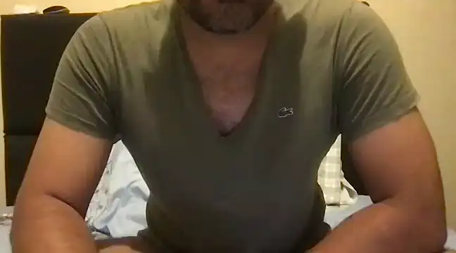 Snapshot of pe_netrad0r chatting on 12/28/24, 07:00 pe netrad0r online show from 12/28/24, 07:00