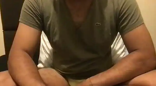 Snapshot of pe_netrad0r chatting on 12/30/24, 05:37 pe netrad0r online show from 12/30/24, 05:37