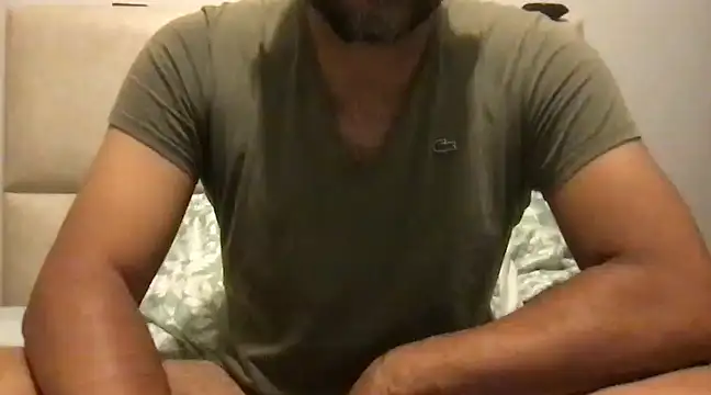 Snapshot of pe_netrad0r chatting on 01/20/25, 03:48 pe netrad0r online show from 01/20/25, 03:48