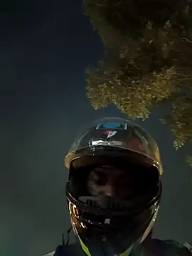 Snapshot of Whiskyboye chatting on 09/28/25, 11:54 Whiskyboye online show from 09/28/25, 11:54