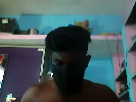 Snapshot of Whiskyboye chatting on 10/08/25, 08:01 Whiskyboye online show from 10/08/25, 08:01