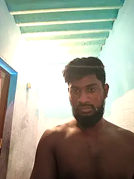 Snapshot of Whiskyboye chatting on 10/29/25, 04:37 Whiskyboye online show from 10/29/25, 04:37