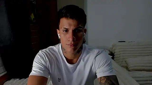 pettergrey1 online show from 12/05/25, 01:36