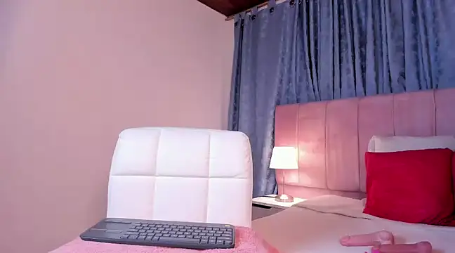 Snapshot of x_milu chatting on 02/14/25, 06:08 x milu online show from 02/14/25, 06:08