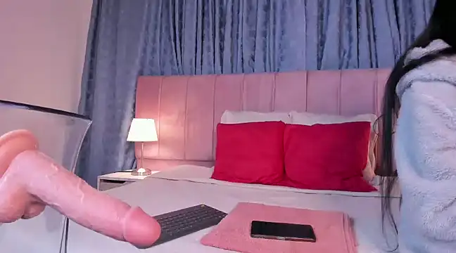 Snapshot of x_milu chatting on 02/14/25, 09:21 x milu online show from 02/14/25, 09:21