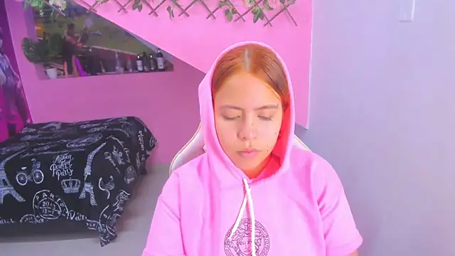 Snapshot of marcellaa303av chatting on 01/31/25, 02:58 marcellaa303av online show from 01/31/25, 02:58