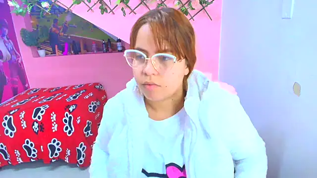 Snapshot of marcellaa303av chatting on 03/21/25, 02:18 marcellaa303av online show from 03/21/25, 02:18