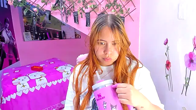 Snapshot of marcellaa303av chatting on 11/16/25, 03:23 marcellaa303av online show from 11/16/25, 03:23