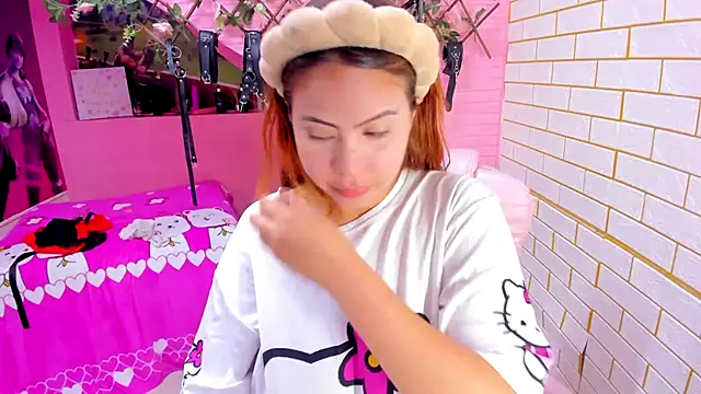 Snapshot of marcellaa303av chatting on 12/04/25, 04:55 marcellaa303av online show from 12/04/25, 04:55