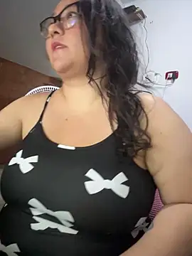 Snapshot of CinnamonCookiez chatting on 12/27/24, 03:53 CinnamonCookiez online show from 12/27/24, 03:53