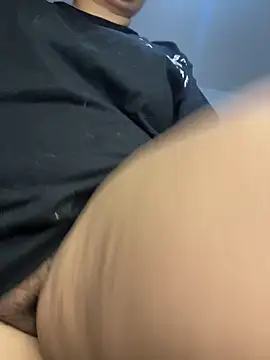 Snapshot of CinnamonCookiez chatting on 09/10/25, 04:23 CinnamonCookiez online show from 09/10/25, 04:23