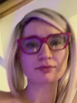 Charlotteeroseee online show from 02/02/25, 06:20