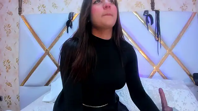 Snapshot of LaurenHu chatting on 01/07/25, 04:08 LaurenHu online show from 01/07/25, 04:08