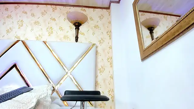 Snapshot of LaurenHu chatting on 01/14/25, 07:59 LaurenHu online show from 01/14/25, 07:59