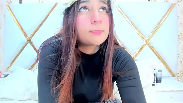 Snapshot of LaurenHu chatting on 01/28/25, 04:39 LaurenHu online show from 01/28/25, 04:39