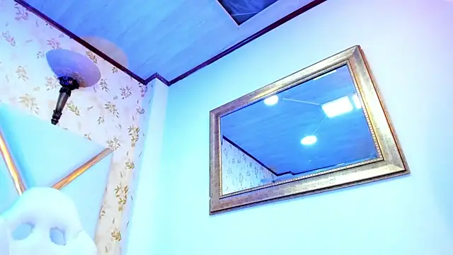 Snapshot of LaurenHu chatting on 03/17/25, 07:02 LaurenHu online show from 03/17/25, 07:02