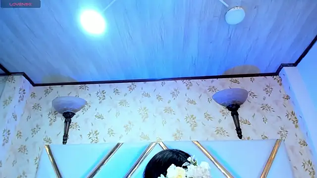 Snapshot of LaurenHu chatting on 03/22/25, 04:35 LaurenHu online show from 03/22/25, 04:35