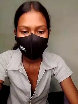 Snapshot of Angalpriya_1 chatting on 12/17/24, 11:49 Angalpriya 1 online show from 12/17/24, 11:49