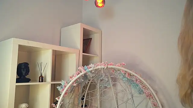 FlairCunard online show from 12/19/24, 12:02