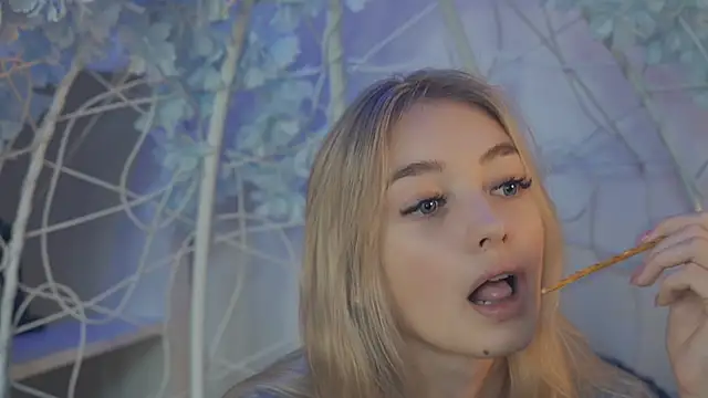 FlairCunard online show from 12/25/24, 07:34