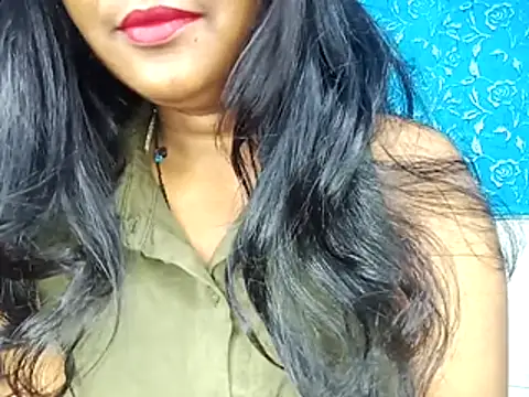 Snapshot of Muktha chatting on 03/25/26, 12:05 Muktha online show from 03/25/26, 12:05