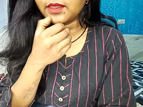 Snapshot of Muktha chatting on 05/01/26, 08:08 Muktha online show from 05/01/26, 08:08