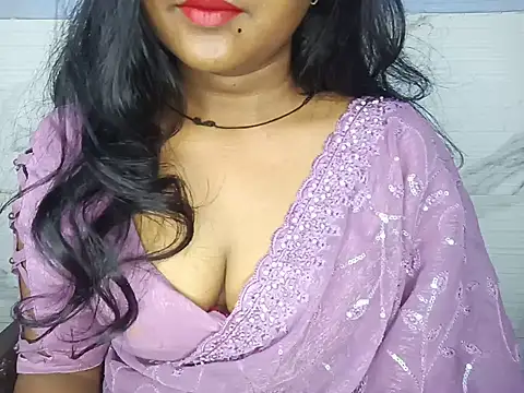 Snapshot of Muktha chatting on 06/19/26, 03:05 Muktha online show from 06/19/26, 03:05