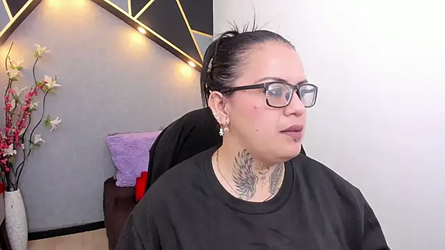 Snapshot of brigittemiller chatting on 04/29/26, 02:04 brigittemiller online show from 04/29/26, 02:04