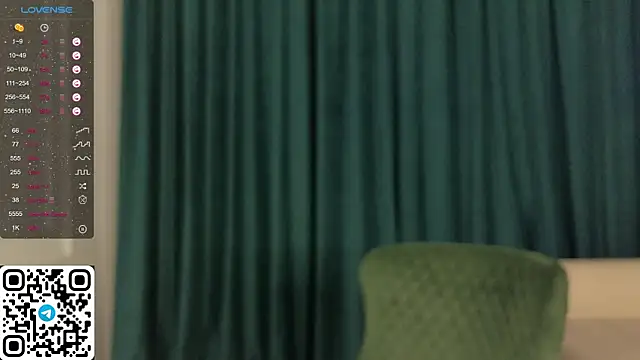 Snapshot of ElswythDecoursey chatting on 12/29/24, 09:09 ElswythDecoursey online show from 12/29/24, 09:09