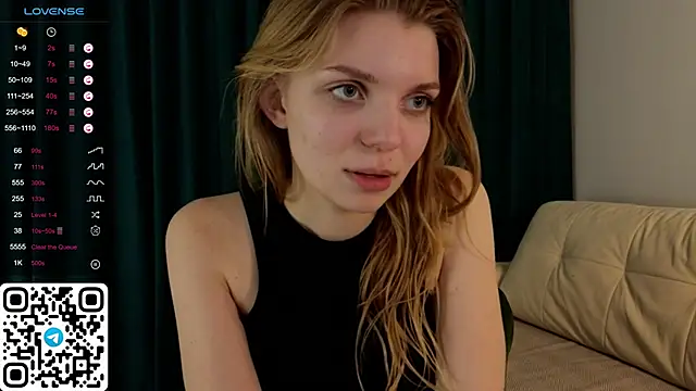 Snapshot of ElswythDecoursey chatting on 01/07/25, 02:10 ElswythDecoursey online show from 01/07/25, 02:10