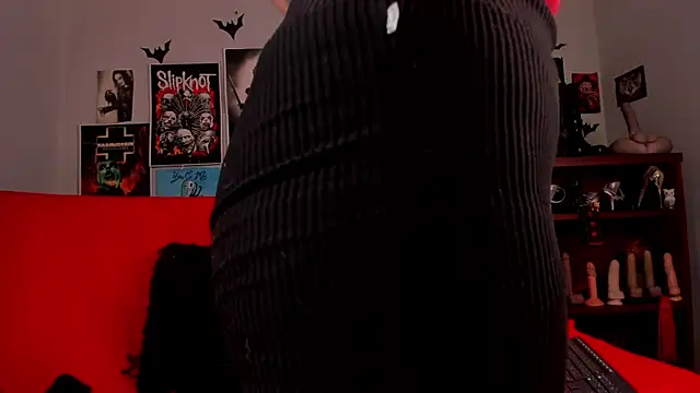 Snapshot of lilith-deveraux chatting on 05/13/26, 02:36 lilith-deveraux online show from 05/13/26, 02:36