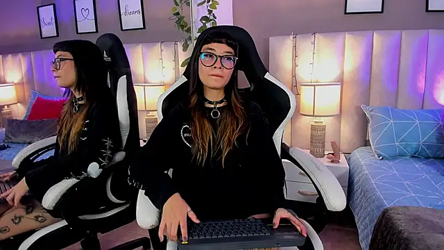 dayanne07 online show from 11/18/25, 10:14