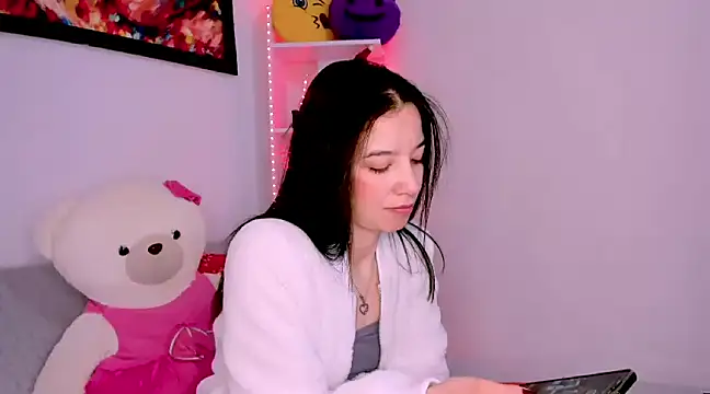 Manuelaa mejiia online show from 12/17/24, 04:21