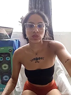 Karii-R online show from 02/04/26, 02:45