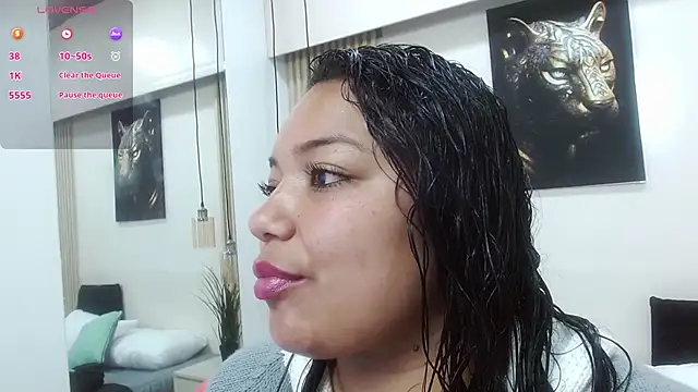 virtual charm online show from 01/25/25, 01:41