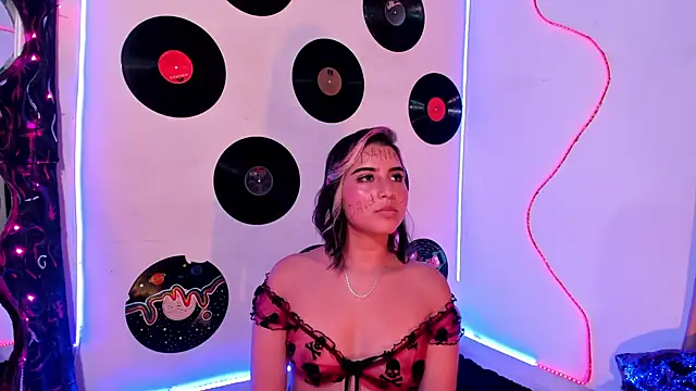 Snapshot of _dahian14_ chatting on 01/11/25, 04:16 dahian14 online show from 01/11/25, 04:16