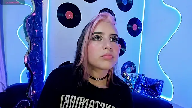 Snapshot of _dahian14_ chatting on 01/18/25, 01:30 dahian14 online show from 01/18/25, 01:30