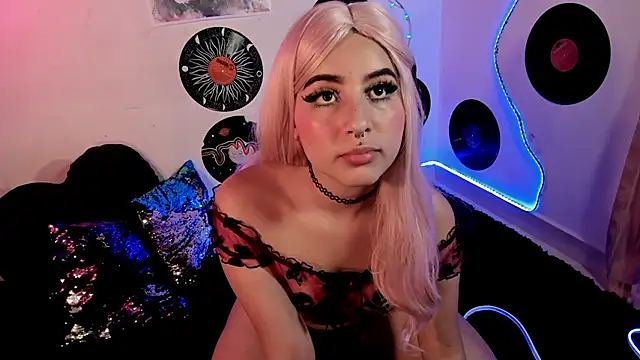 Snapshot of _dahian14_ chatting on 02/13/25, 05:05 dahian14 online show from 02/13/25, 05:05