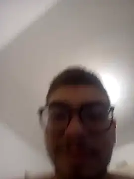 Snapshot of Edwardsky000 chatting on 12/04/24, 12:52 Edwardsky000 online show from 12/04/24, 12:52