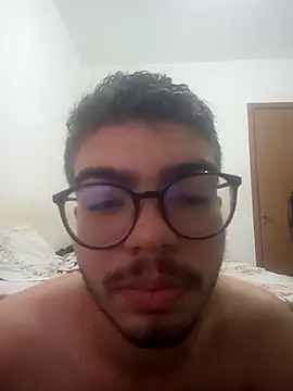 Snapshot of Edwardsky000 chatting on 12/10/24, 10:47 Edwardsky000 online show from 12/10/24, 10:47