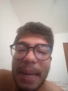 Snapshot of Edwardsky000 chatting on 01/21/25, 11:03 Edwardsky000 online show from 01/21/25, 11:03