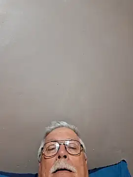 Snapshot of NawtyB1965 chatting on 10/14/25, 03:40 NawtyB1965 online show from 10/14/25, 03:40